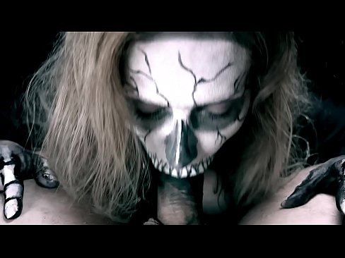 ❤️ Cô gái quỷ bú cặc bằng cái miệng đen của mình và nuốt kiêm. ️ Fucking video tại chúng tôi ❌❤
